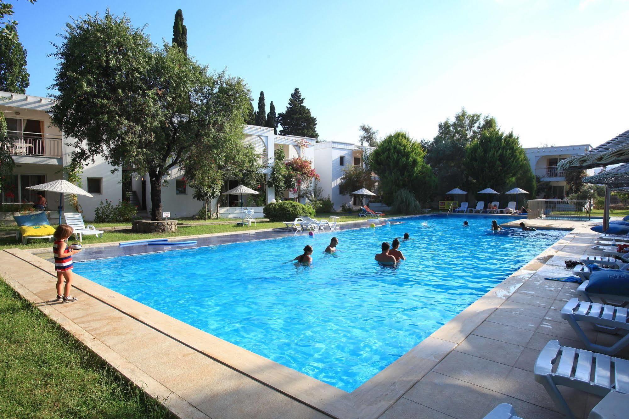 Muskebi Apart Otel Ortakent Exterior foto
